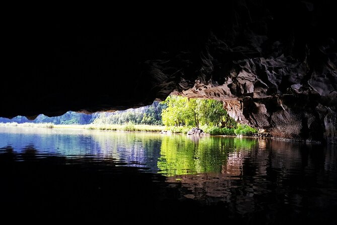 Ninh Binh Luxury Day Tour by Limousine- Small Group- All included - Lunch and Small Comforts: The Stuff That Makes a Long Day Work