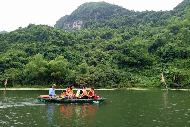 Ninh Binh Tour Hoa Lu Tam Coc Full Day: Biking,Boating,Tickets,Lunch, Limousine - Getting from Hanoi Old Quarter to Hoa Lu: Transfers That Set the Tone