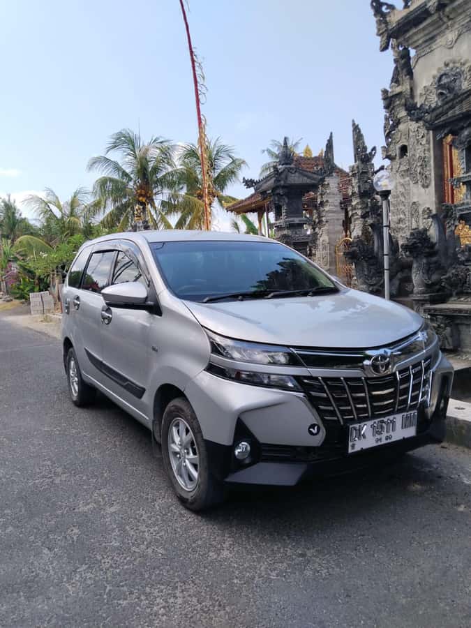 Nusa Penida: Private Car Rental - Your English driver: speed, comfort, and helpful hands