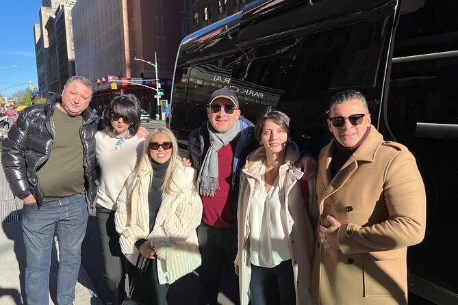 NYC Christmas Lights Tour by Limousine, SUV Or VAN. Dyker Heights - Should You Book This Dyker Heights Christmas Lights Tour?
