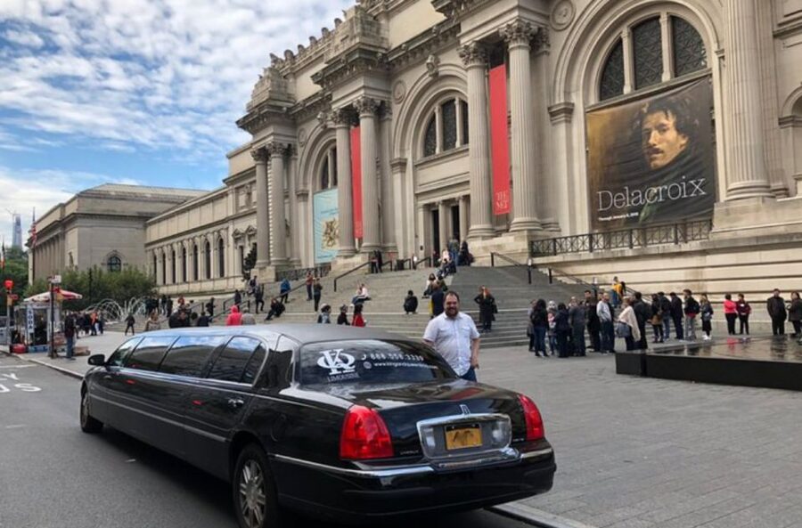 NYC Limousine Tour By Stretch Limo-King And Queen Limo NYC - Midtown Manhattan: Hudson Yards and the Times Square Champagne Moment