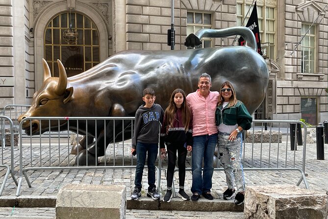 NYC Private Tour With Tour Guide-Stretch Limo, SUV Or Luxury Van - A practical tour rundown: how your guide shapes the sights