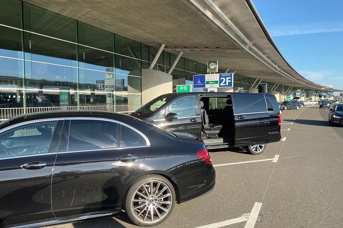 Paris Airport Transfers - Private Car - Price and Logistics: Fixed Fare, Central Paris Limits