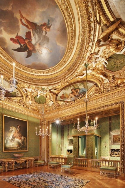 Paris: Candlelit Dinner at Vaux-le-Vicomte by Limousine - Practical tips to keep the evening relaxed