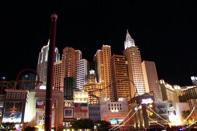 Private 2-Hour Limo Tour of Las Vegas with Champagne - Stop 1: the Vegas sign photo stop you actually have time for