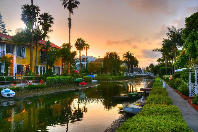 Private 4-Hour Limo Tour of LA by a TV Personality with Drinks - Santa Monica, Venice Beach, Marina del Rey Yachts, and Malibu