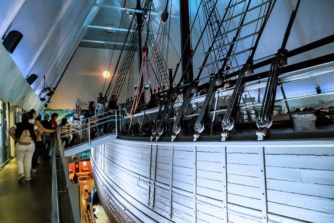 Private 5-hrs Oslo Exclusive Driverguide Luxury Limo/Van-Tour incl Museums - Ekeberg Park viewpoints: fast orientation for first-time Oslo visits