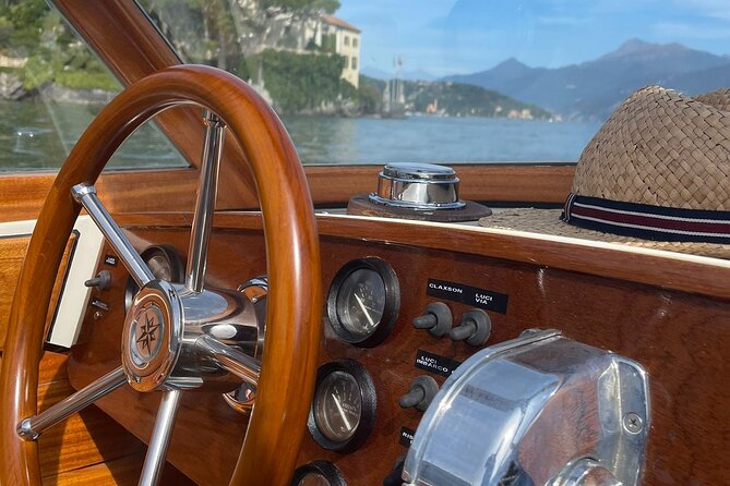 Private Boat Tour on Lake Como with Venetian Limousine - The Thousand-and-One Nights Style Villa and Gucci Movie Glam