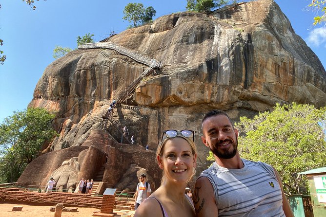 Private Car & Driver for 07 Days Tour In Sri Lanka - Day 3: Kandy’s Sacred Tooth Relic, Peradeniya gardens, and a cultural show