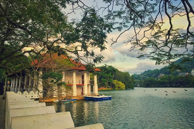 Private Car & English-Speaking Driver – Sri Lanka Island wide - Unlimited Photo Stops and Real Flexibility: Why This Matters