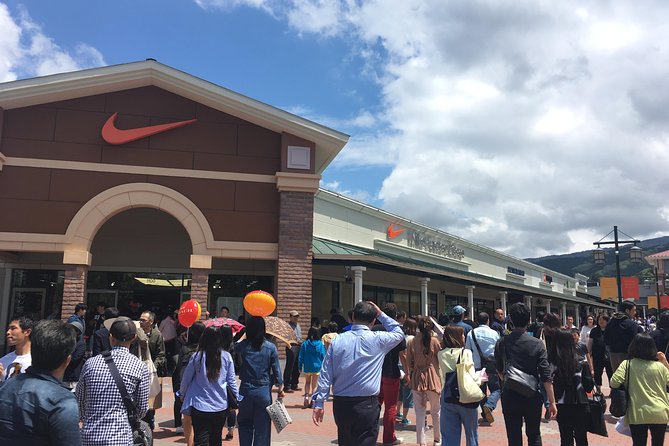 Private Car Mt Fuji and Gotemba Outlet in One Day from Tokyo - Gotemba Premium Outlets first: shopping without the Tokyo commute