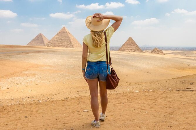 Private Car rent from Cairo: 8 hours with driver - Beyond Giza: using the car for Egyptian Museum and older Cairo