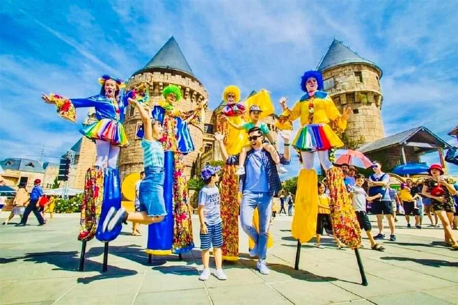 Private Car To BaNa Hills-Golden Bridge From Hoi An/Da Nang - Golden Bridge time: what to do with your 3 hours