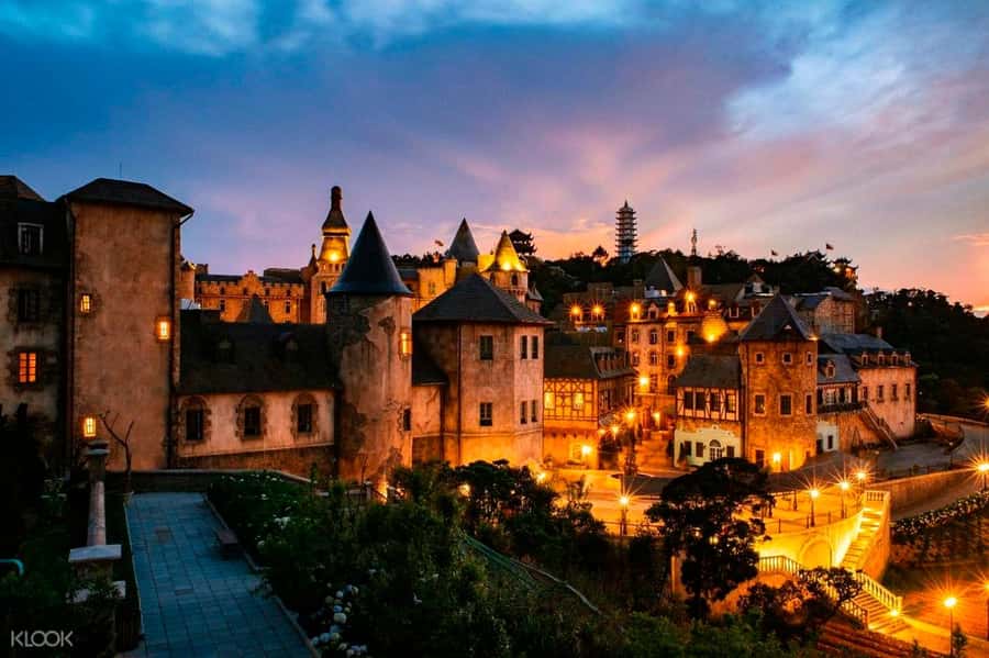 Private Car To Golden Bridge-Ba Na Hills From HoiAn/DaNang - The Ride Experience: AC Comfort, Free Wi‑Fi, and English-Speaking Help