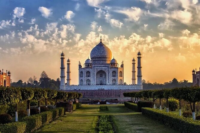 Private Car Tour of Taj Mahal and Agra Fort from Delhi - Taj Mahal with guide context, not just landmark time