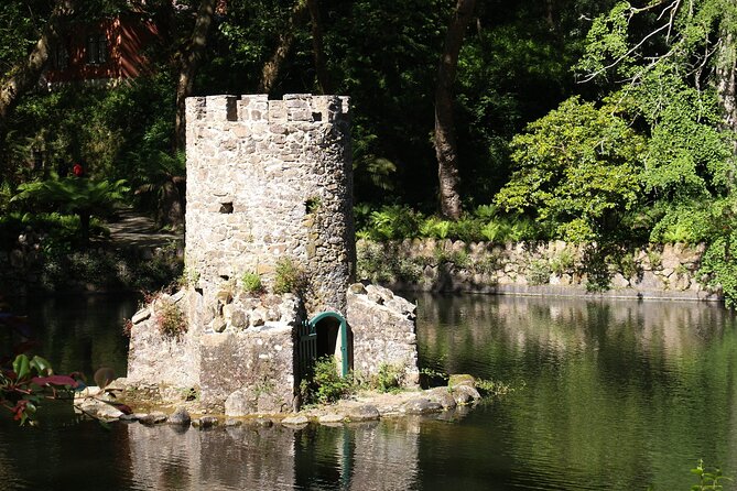 Private Car Tour to Pena Palace and National Park - Castelo dos Mouros: gardens, legends, and a short visit that works