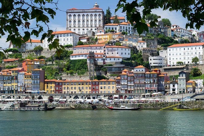 Private car transfer from Lisbon to Porto with 2h for sightseeing - Price and value: when private makes sense