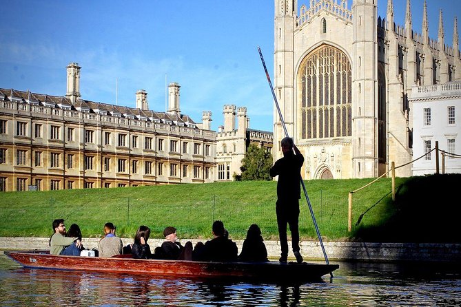 Private Chauffeur Punt Tour - Where you meet at Thompsons Lane and how check-in stays simple