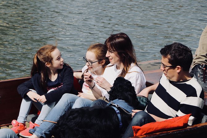 Private Chauffeur Punt Tour - What makes the guide matter: from quiet to entertaining