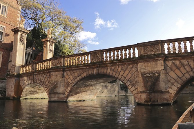 Private Chauffeur Punt Tour - Couples, photos, and weather: how to make it feel special