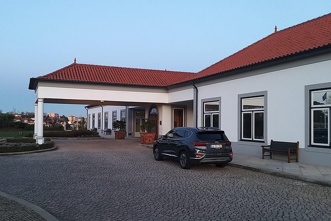 Private Chauffeur Service and Executive Car Hire - 4 Hours Custom - A 4-hour plan you control: sightseeing, shopping, and wine tasting