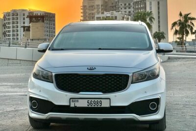Private Chauffeur Service in Dubai - Inside the Vehicle: AC Comfort, Bottled Water, and Wi‑Fi That Actually Helps