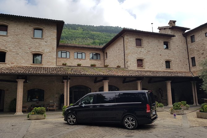 Private Fiumicino Airport Transfer to Rome: Luxury Chauffeur Van - The Drive Into Rome: Panoramic First Impressions