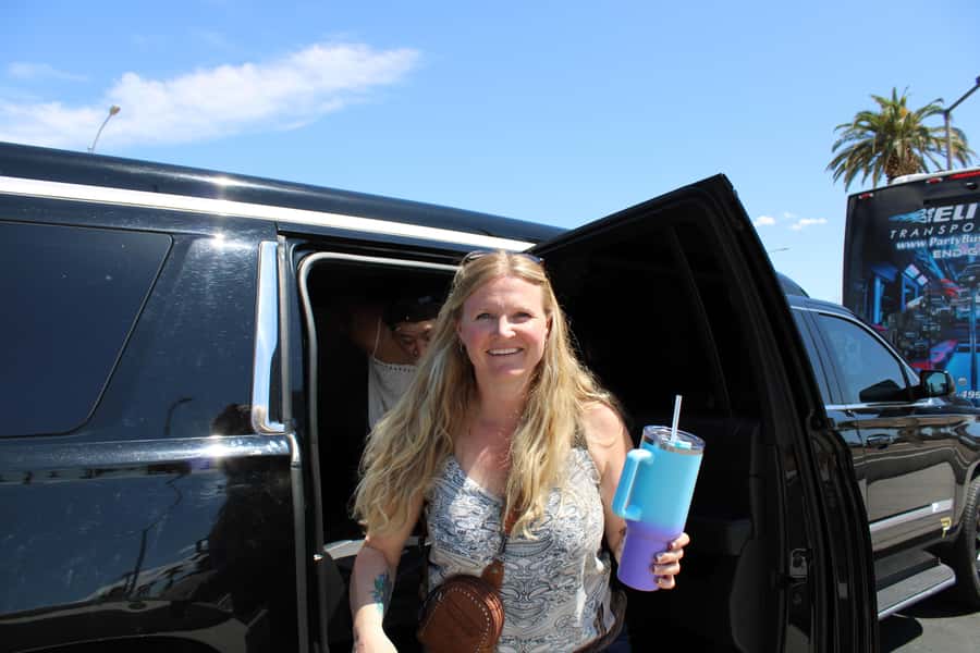 Private Limo 2.5hr Tour of Vegas with Champagne - Key points before you go