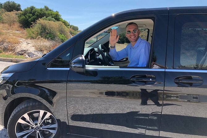 Private Limo Transfer From Athens/Suburbs To Pireaus Port - Key Points at a Glance