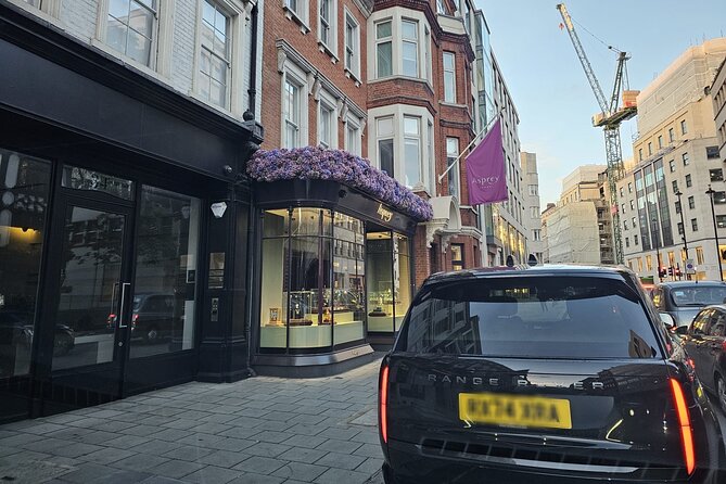 Private limo transfers Gatwick Airport to/from any London hotel - How to decide if a private limo transfer is right for you