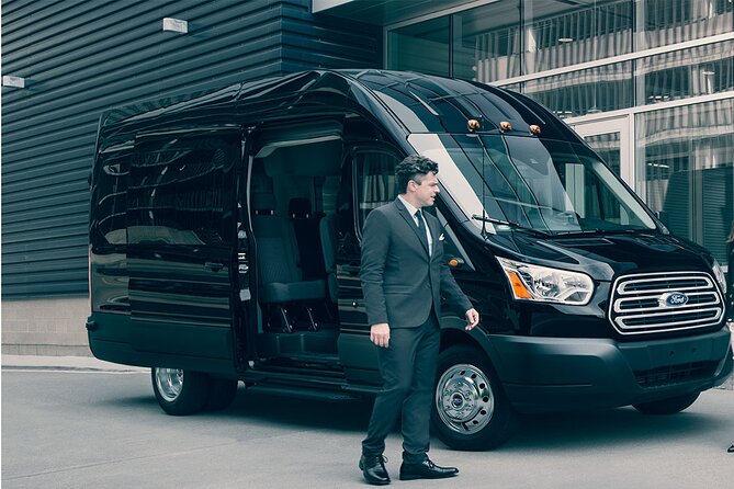 Private NYC tour by stretch limousine, choose 3 or 5-hour options - Little Italy and Chinatown: two neighborhoods that feel like two different worlds