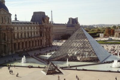 Private Paris Airport Layover with English speaking Chauffeur - Meeting your English chauffeur at CDG or Orly