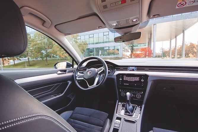 Private ROUND-TRIP (FROM and TO the AIRPORT) by LIMOUSINE 3+1pax - Prague Airport Transfer That Trades Stress for Control