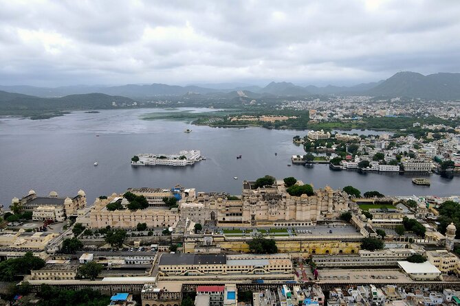 Rajasthan Tour By Private Car - Day 1 in Udaipur: pickup, free time, and Lake Pichhola at night
