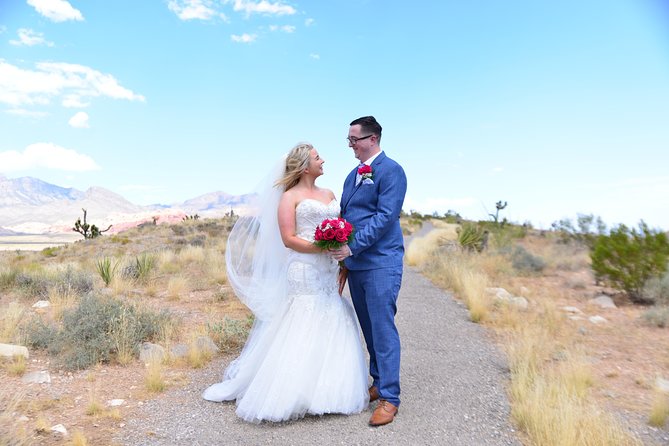 Red Rock Canyon Wedding by Private Limousine - Key Things To Know Before You Say I Do in Red Rock