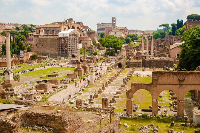 Roman Routes: Personalized Private Tour with Chauffeur - Piazza Venezia: Starting at Rome’s Traffic Hub and Power Center