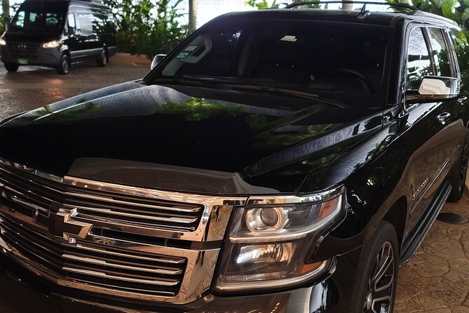 Round trip Airport Private Transfer (Nassau Limousine) - Price and value: when private transfer wins