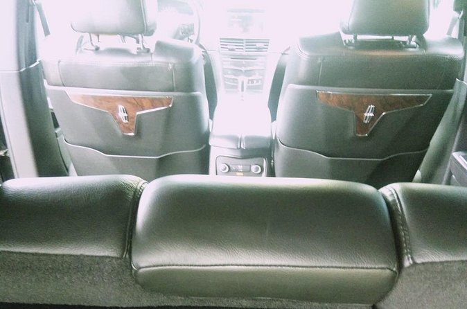 Round trip Airport Private Transfer (Nassau Limousine) - Who this transfer suits best (and who should rethink it)