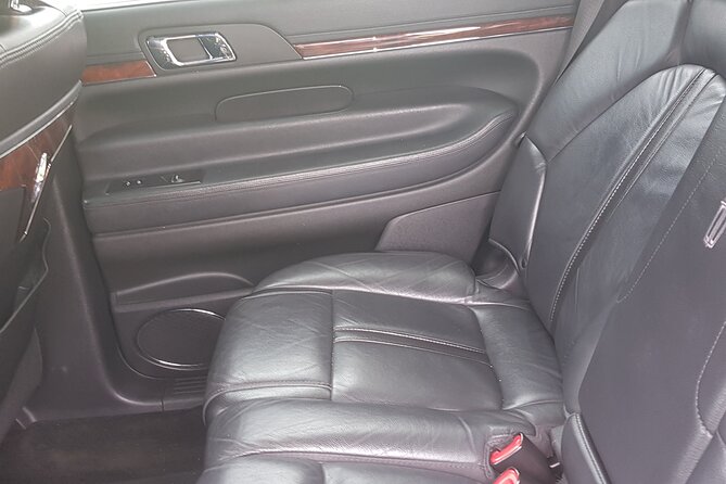 Round trip Airport Private Transfer (Nassau Limousine) - Getting to your hotel without the airport shuffle