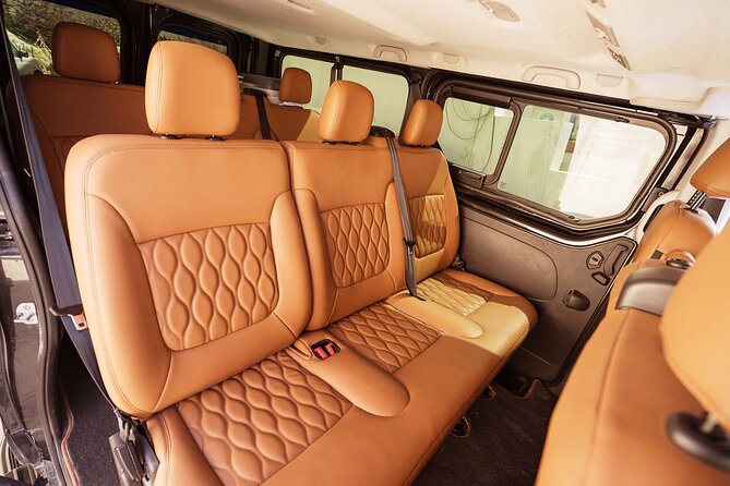 Santorini Chauffeur - Your Driver: Local Tips, Calm Behind the Wheel