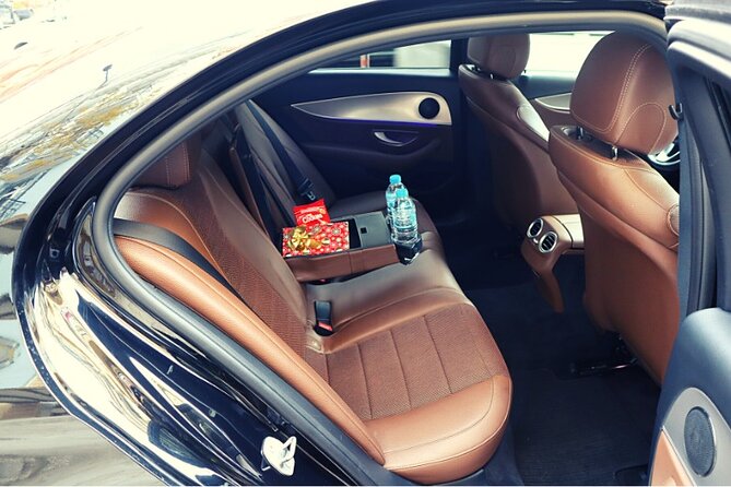 Santorini VIP Limousine Transfer Services - Skip the Taxi Lines at JTR and Athinios