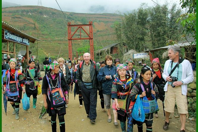 Sapa Private Car Tour - 1 Day Enjoy the Rice Terraced Fields - Ta Van: The Giay Village Contrast