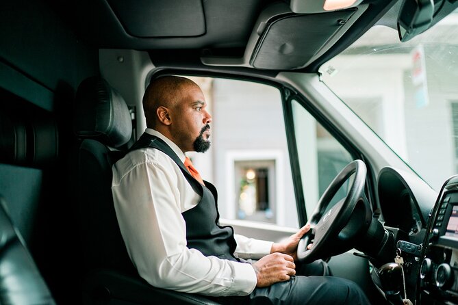 Seattle Arrival Chauffeur Driven Airport Transport - From SEA to Seattle: Why This Transfer Is a Smart First Move