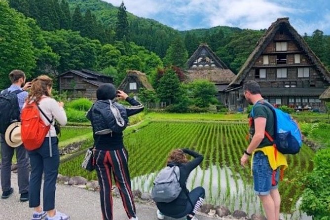 Shirakawago All Must-Sees Private Chauffeur Tour with a Driver (Takayama DEP.) - Shirakawa-go: UNESCO gassho-zukuri farmhouses and what makes the roofs work