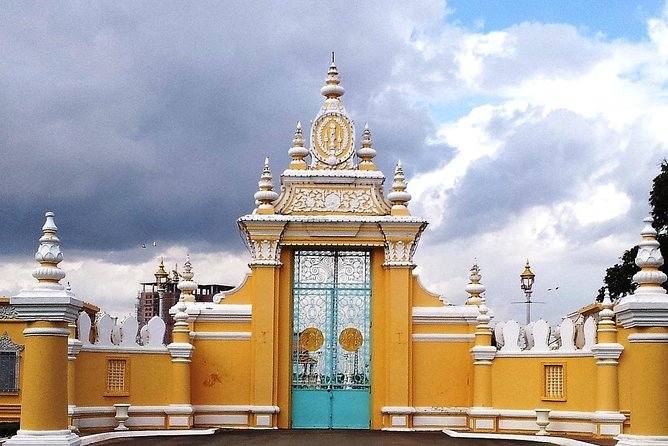 Siem Reap to Phnom Penh by Private Car or Minivan - Price and value: why this often beats a flight on stress
