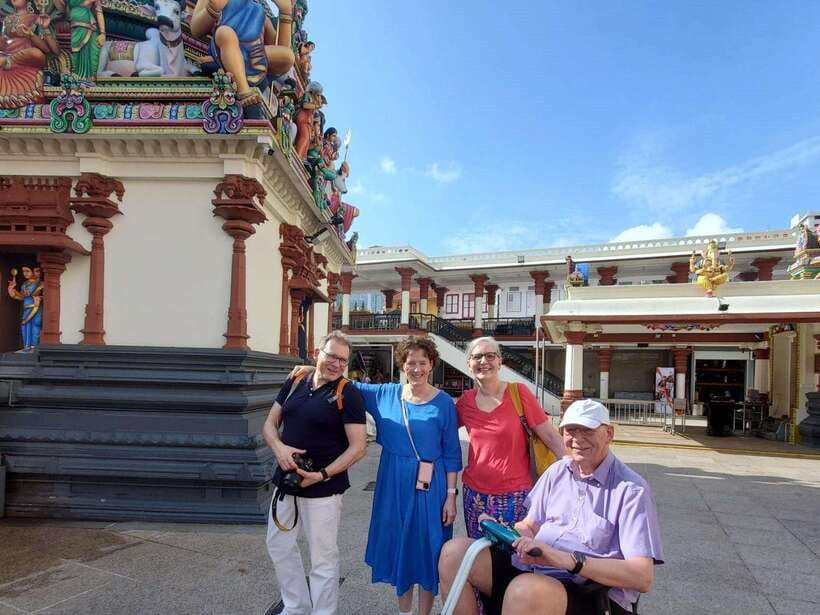 Singapore: Highlights and Hidden Gems Private Car Tour - Tea appreciation and Crazy Rich Asian style stops