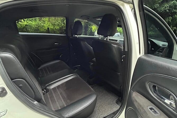Sri Lanka Car and Driver Hire - Private Driver and Chauffeur - What is included (and what you still pay for)