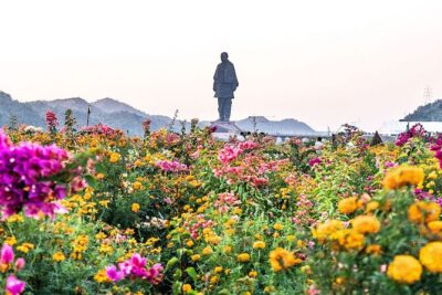 Statue of Unity tour from Ahmedabad in private car with lunch and guide - Sardar Sarovar Dam: A 163-Metre Photo Stop With Big Mountain-Range Views