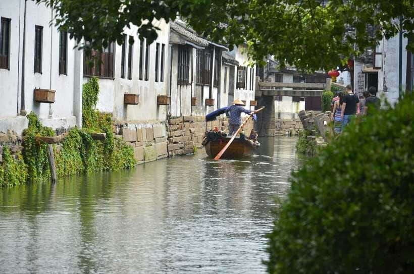 Suzhou Flexible Guided Day Trip from Shanghai by Private Car - Guanqian Street: The Old Meets the Everyday Stop