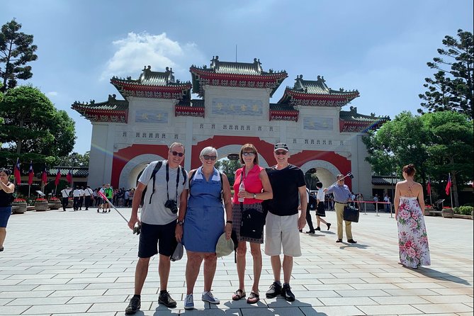 Taipei Private Car Charter Tour - Your Chauffeur: Driver, Guide, and Problem-Solver
